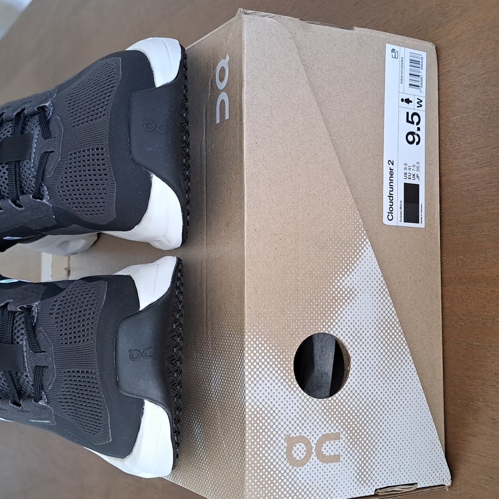 On Cloudrunner 2 - Color: Eclipse / Black - Size: Women 9.5 - Picture 3 of 9